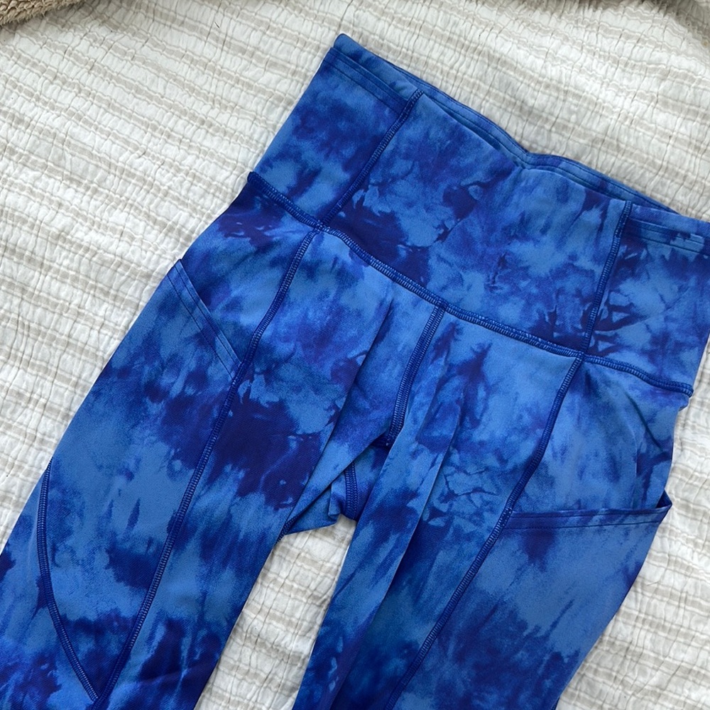 LULULEMON FAST & FREE LEGGINGS- SIZE 2! - Picture 4 of 6